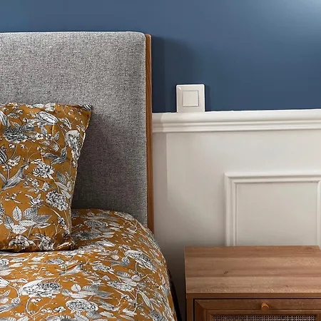 Richard Merrill, En Plein Centre, 4 Pers アパート *