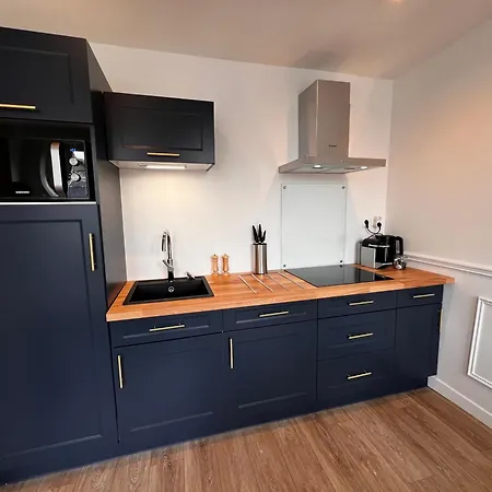 Richard Merrill, En Plein Centre, 4 Pers * Sainte-Mère-Église