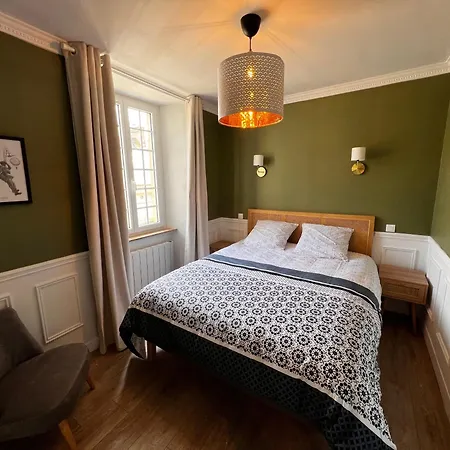 Richard Merrill, En Plein Centre, 4 Pers Apartment *