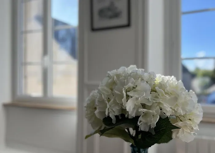 Richard Merrill, En Plein Centre, 4 Pers Lejlighed *